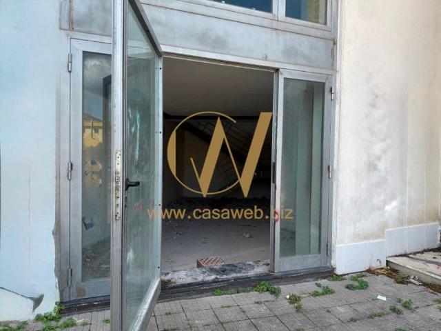 Locale Commerciale in affitto a Curti, Campania