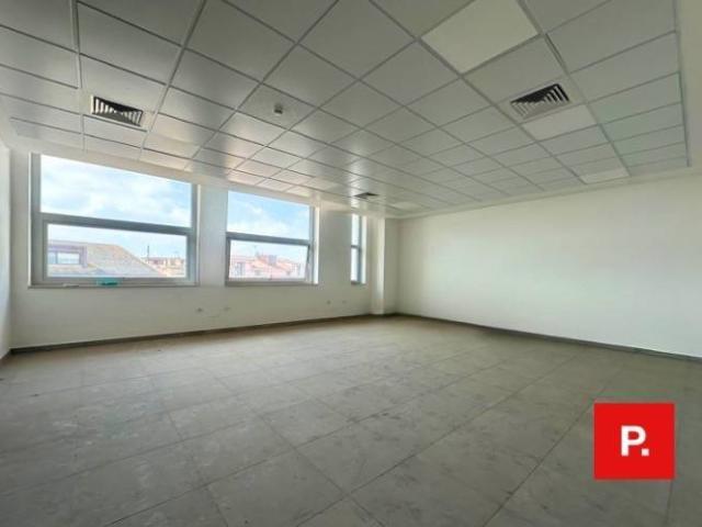 Locale Commerciale in affitto a Curti, Campania