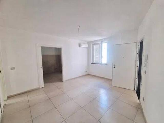 Locale Commerciale in affitto a Curti, Campania