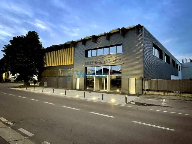 Locale Commerciale in affitto a Zona Omogenea Milano Nord, Cusano Milanino