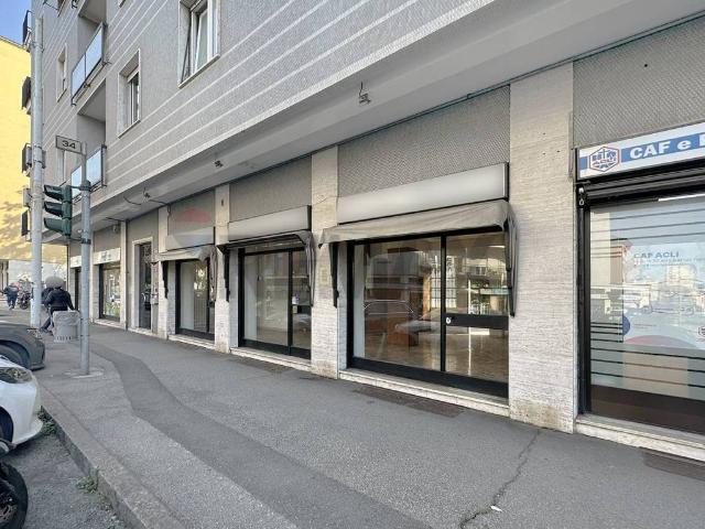 Locale Commerciale in affitto a Zona Omogenea Milano Nord, Cusano Milanino