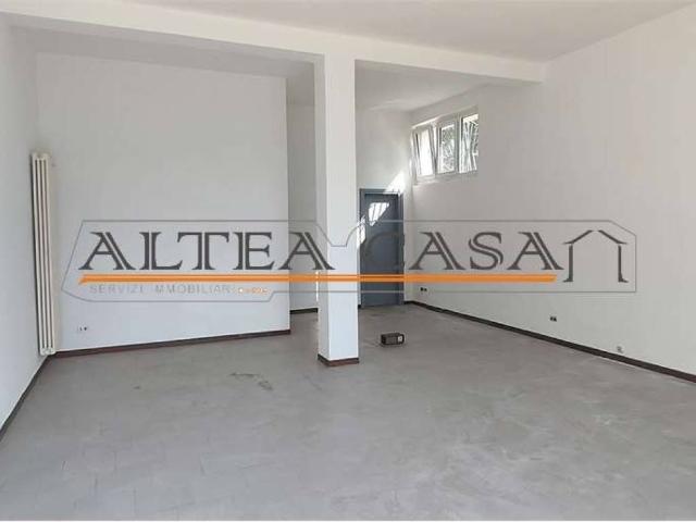 Locale Commerciale in affitto a Brembo, Dalmine