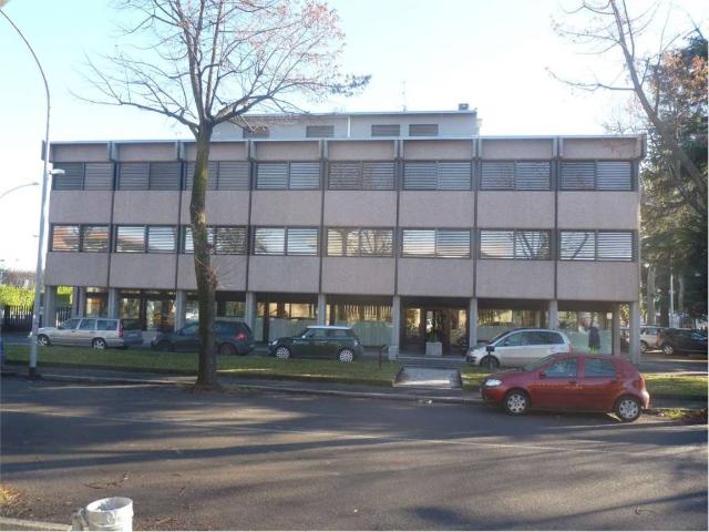 Locale Commerciale in affitto a Mariano al Brembo, Dalmine
