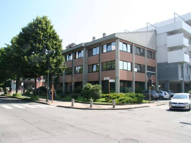 Locale Commerciale in affitto a Dalmine, Lombardia