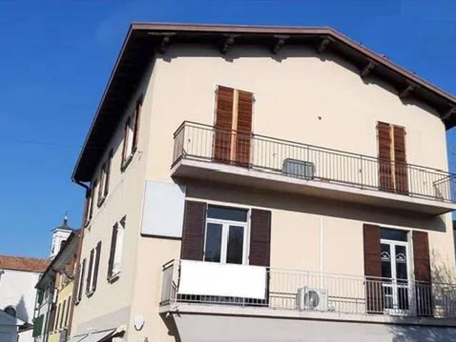 Locale Commerciale in affitto a Rivoltella del Garda, Desenzano Del Garda