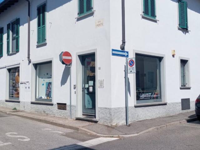 Locale Commerciale in affitto a Ex Tilane, Desio