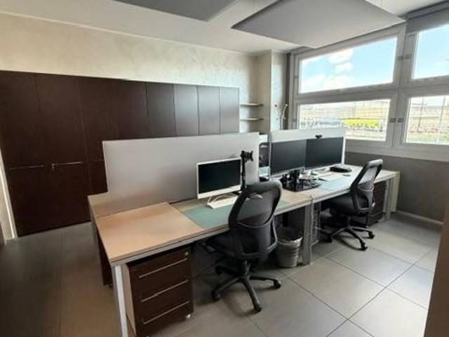 Locale Commerciale in affitto a Ex Autobianchi, Desio
