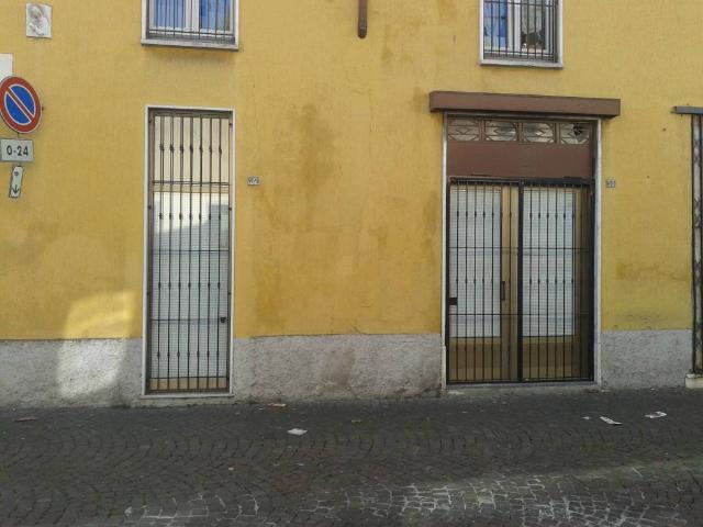 Locale Commerciale in affitto a Dugana, Desio