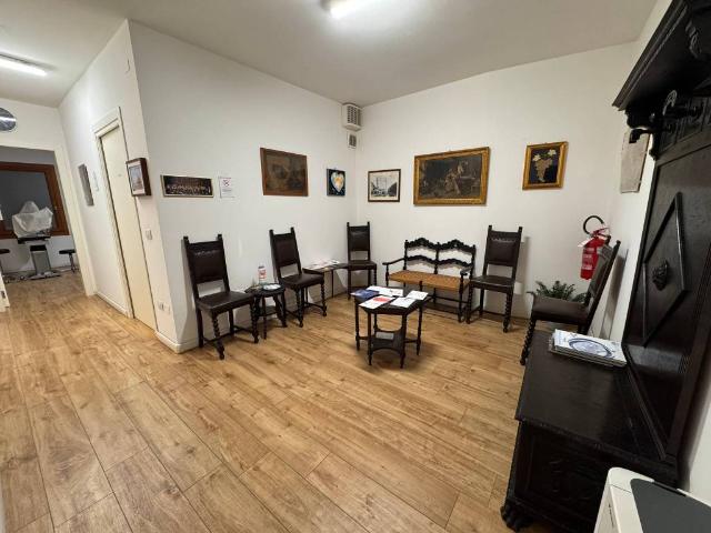 Locale Commerciale in affitto a Dolo, Veneto
