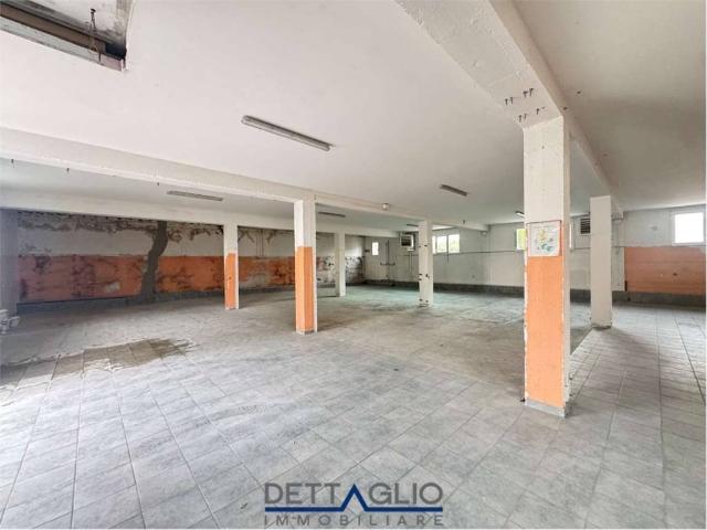 Locale Commerciale in affitto a Dolo, Veneto