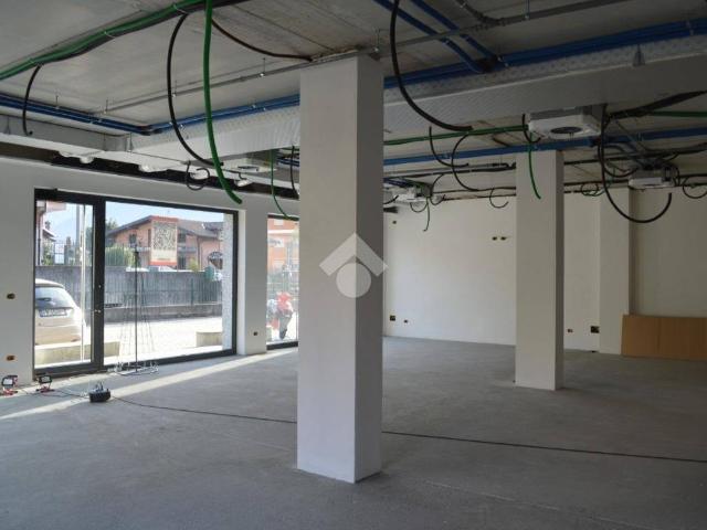 Locale Commerciale in affitto a Domaso, Lombardia