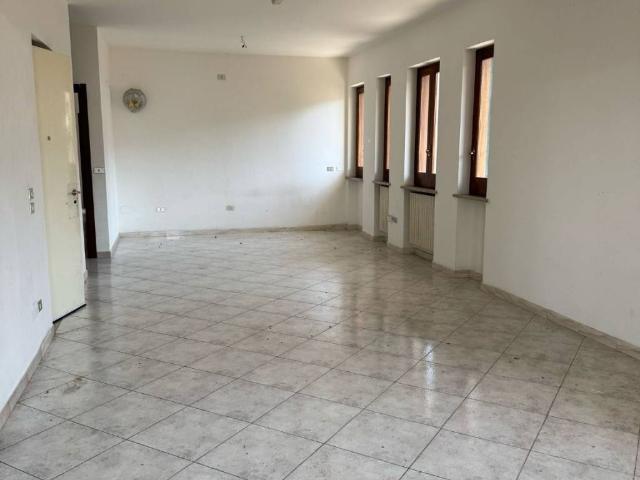 Locale Commerciale in affitto a Domicella, Campania
