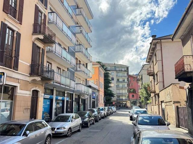Locale Commerciale in affitto a Piemonte, Verbano-cusio-ossola