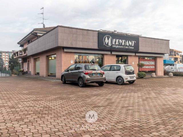 Locale Commerciale in affitto a Piemonte, Novara