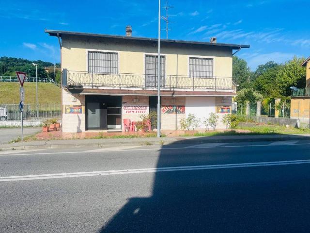 Locale Commerciale in affitto a Piemonte, Novara