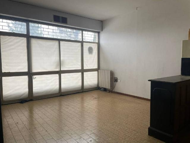 Locale Commerciale in affitto a Nuovo Circondario Imolese, Dozza Imolese