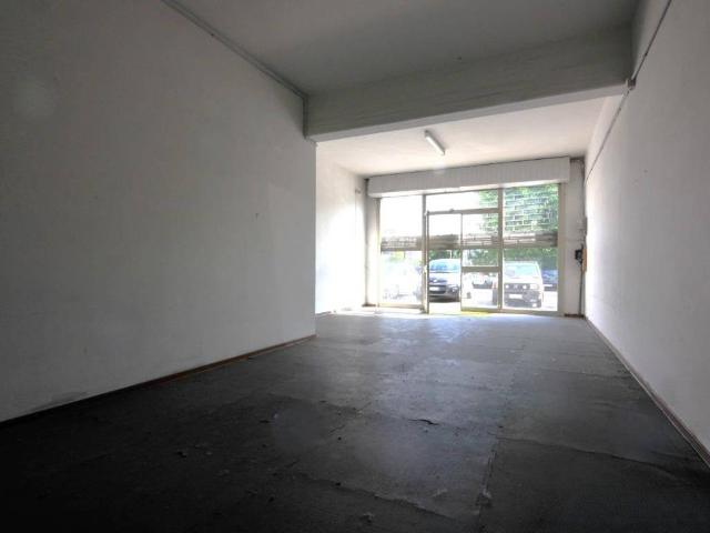 Locale Commerciale in affitto a Nuovo Circondario Imolese, Dozza Imolese