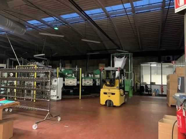 Locale Commerciale in affitto a Dueville, Veneto