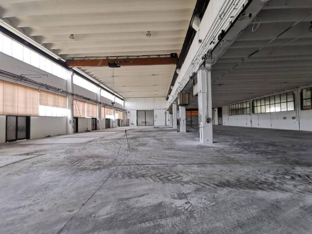 Locale Commerciale in affitto a Dueville, Veneto