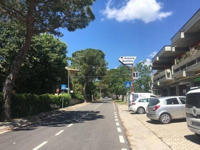 Locale Commerciale in affitto a Elice, Abruzzo