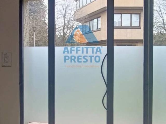 Locale Commerciale in affitto a Unione dei Comuni Circondario dell'Empolese Valdelsa, Empoli