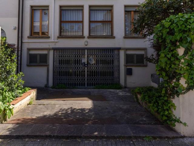 Locale Commerciale in affitto a Unione dei Comuni Circondario dell'Empolese Valdelsa, Empoli
