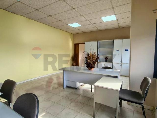 Locale Commerciale in affitto a Unione dei Comuni Circondario dell'Empolese Valdelsa, Empoli