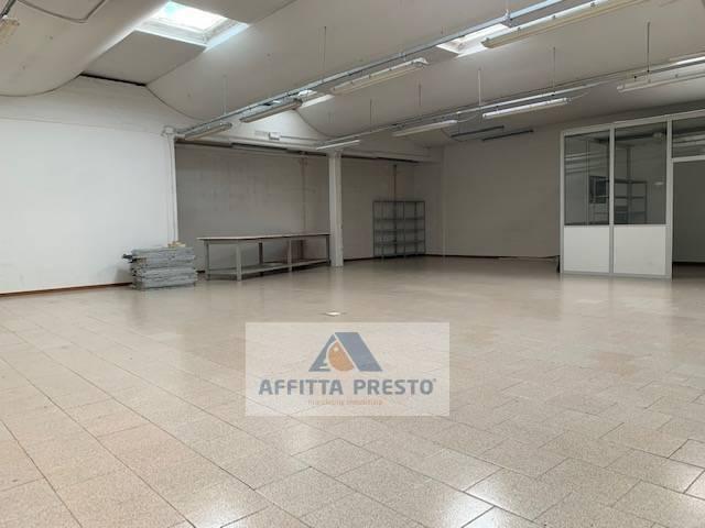 Locale Commerciale in affitto a Unione dei Comuni Circondario dell'Empolese Valdelsa, Empoli