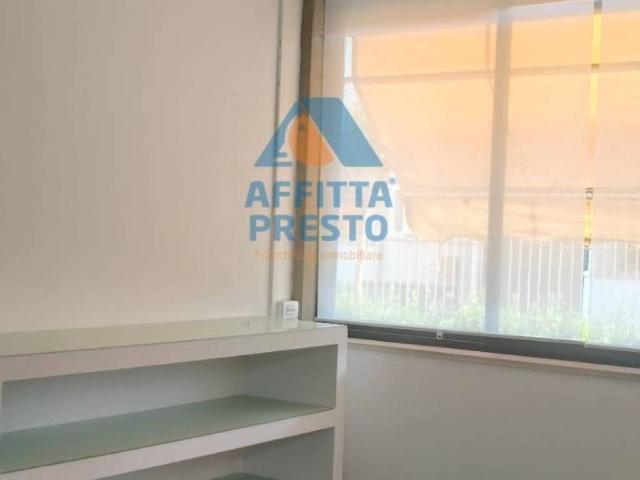 Locale Commerciale in affitto a Unione dei Comuni Circondario dell'Empolese Valdelsa, Empoli