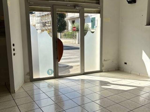 Locale Commerciale in affitto a Unione dei Comuni Circondario dell'Empolese Valdelsa, Empoli