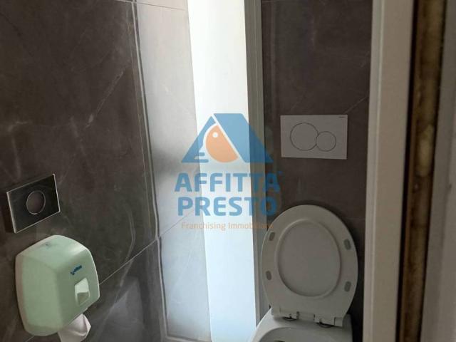Locale Commerciale in affitto a Unione dei Comuni Circondario dell'Empolese Valdelsa, Empoli