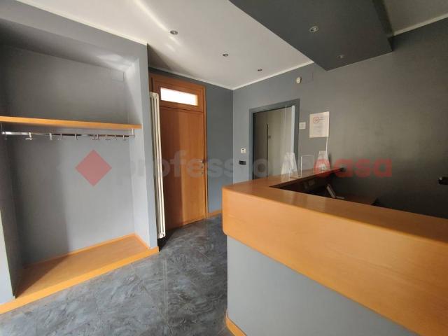 Locale Commerciale in affitto a Unione dei Comuni Circondario dell'Empolese Valdelsa, Empoli