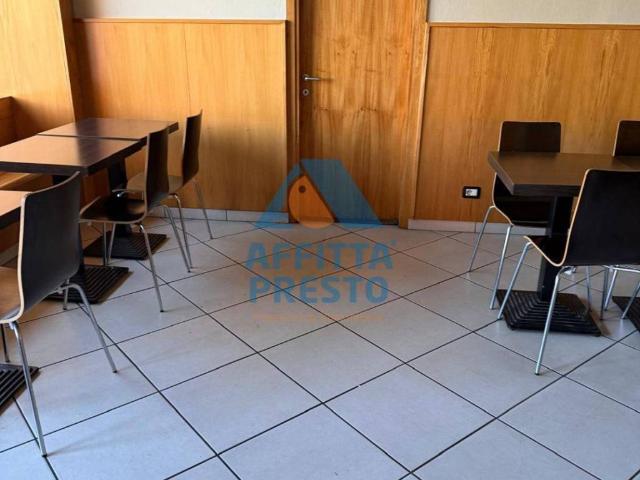 Locale Commerciale in affitto a Unione dei Comuni Circondario dell'Empolese Valdelsa, Empoli