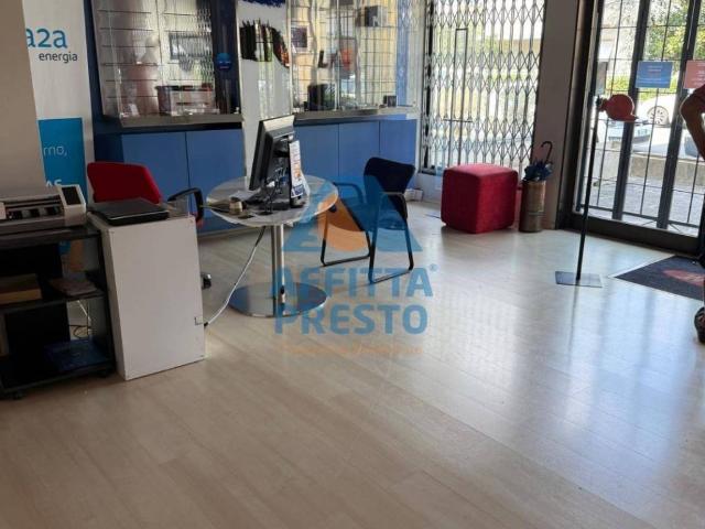 Locale Commerciale in affitto a Unione dei Comuni Circondario dell'Empolese Valdelsa, Empoli