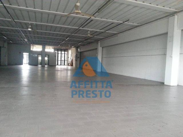 Locale Commerciale in affitto a Unione dei Comuni Circondario dell'Empolese Valdelsa, Empoli
