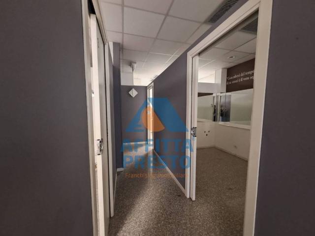 Locale Commerciale in affitto a Unione dei Comuni Circondario dell'Empolese Valdelsa, Empoli