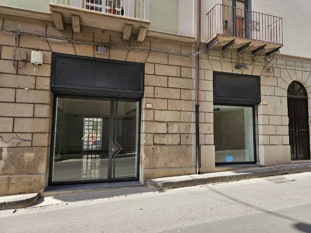 Locale Commerciale in affitto a Enna, Monte