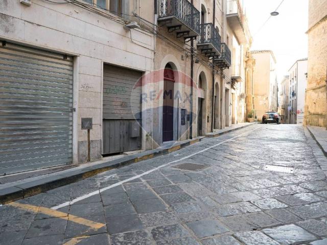 Locale Commerciale in affitto a Enna, Monte Locale Commerciale in affitto a Enna, Monte