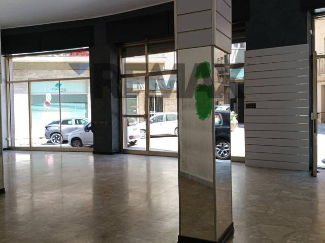 Locale Commerciale in affitto a Monte, Enna