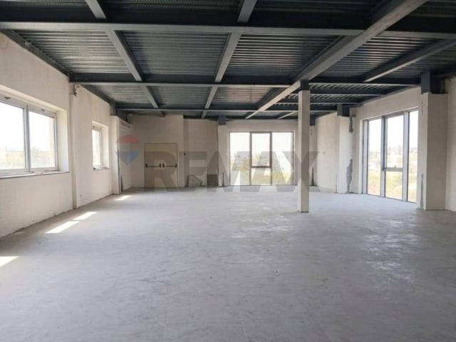 Locale Commerciale in affitto a Enna Bassa, Enna