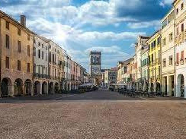 Locale Commerciale in affitto a Este, Veneto