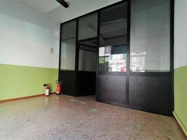 Locale Commerciale in affitto a Marche, Ancona