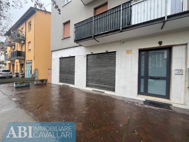Locale Commerciale in affitto a Unione della Romagna Faentina, Faenza