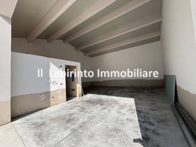 Locale Commerciale in affitto a Unione della Romagna Faentina, Faenza