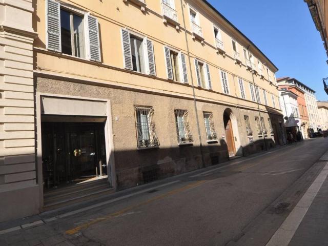 Locale Commerciale in affitto a Unione della Romagna Faentina, Faenza