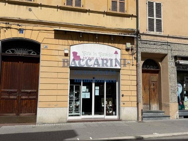 Locale Commerciale in affitto a Unione della Romagna Faentina, Faenza