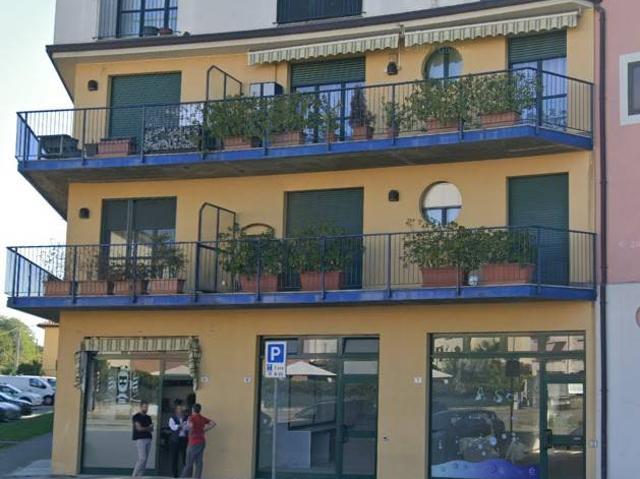 Locale Commerciale in affitto a Bergoro, Fagnano Olona