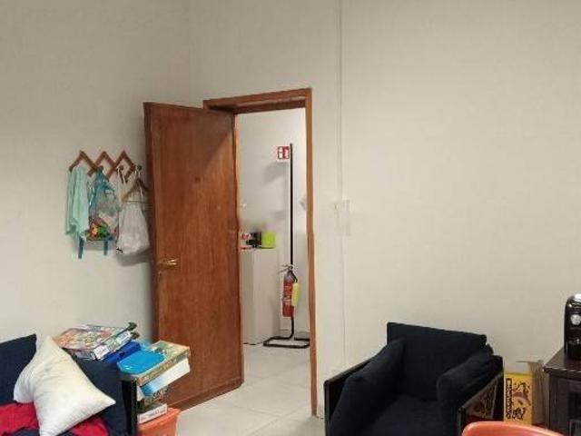 Locale Commerciale in affitto a Marche, Ancona