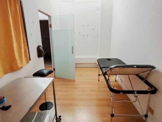 Locale Commerciale in affitto a Marche, Ancona