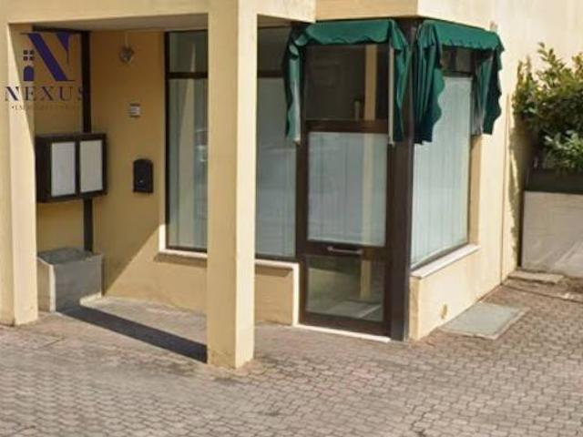 Locale Commerciale in affitto a San Cristoforo, Marche